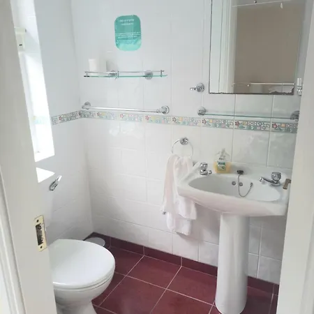 Adare House Guest house *